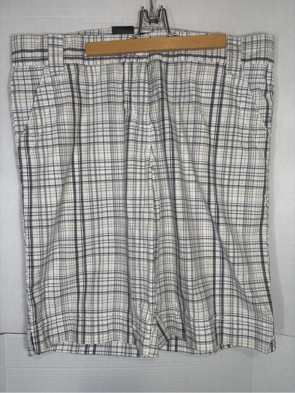 Calvin Klein Jeans Men's White Grey Cream Plaid Flat Front Shorts Golf Summer